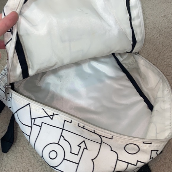 White Jansport backpack pre-owned - Picture 4 of 8